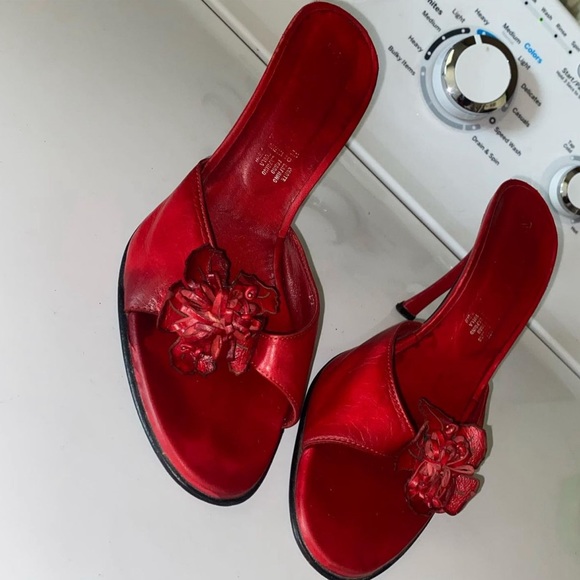 Cute vintage heels🩷 - Picture 2 of 2